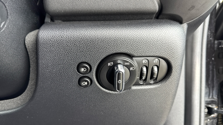 MINI Hatchback 2.0 Cooper S Exclusive II 3dr Auto Petrol Hatchback